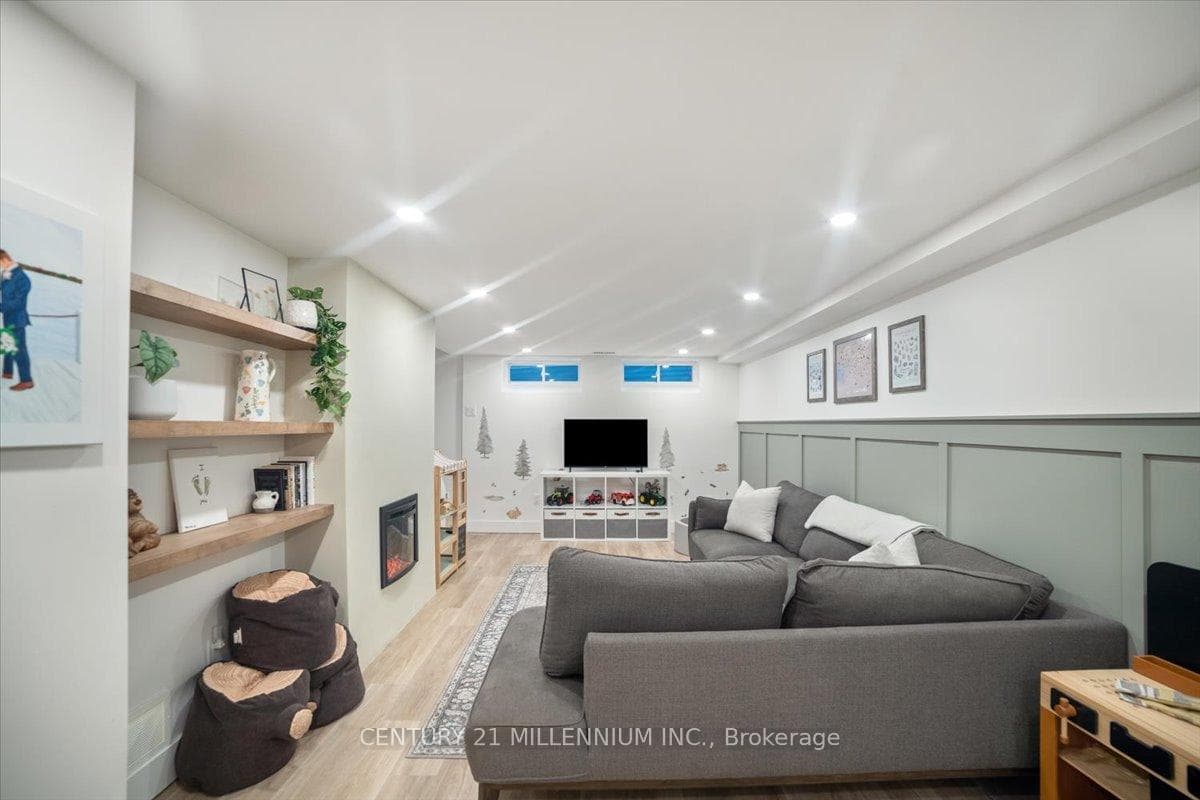 110 Zina Street photo 22