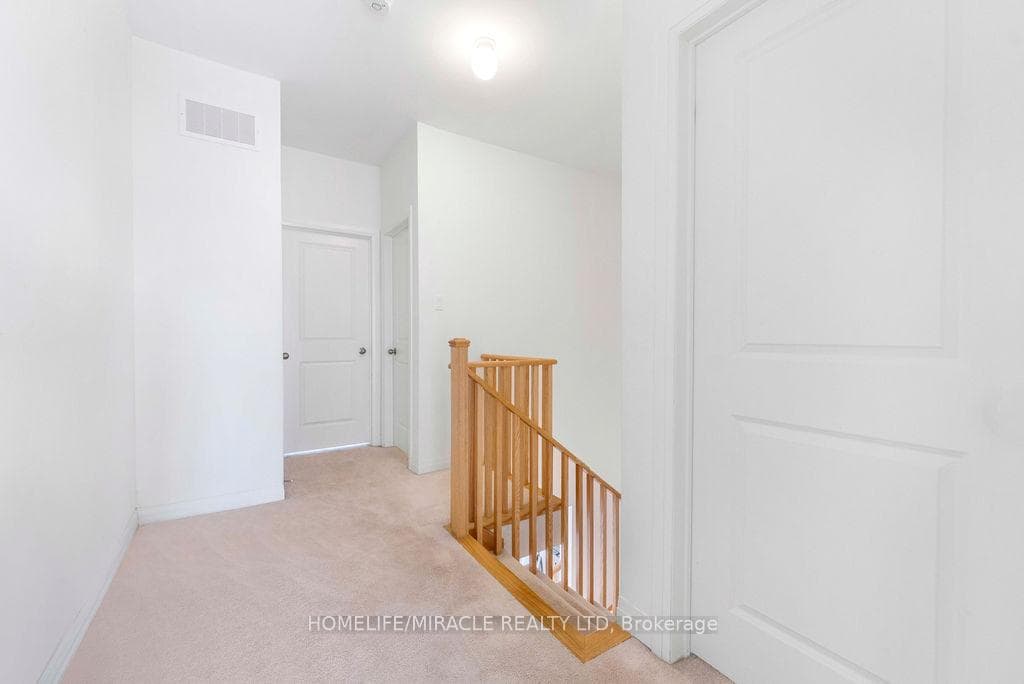 1431 Green Road photo 19