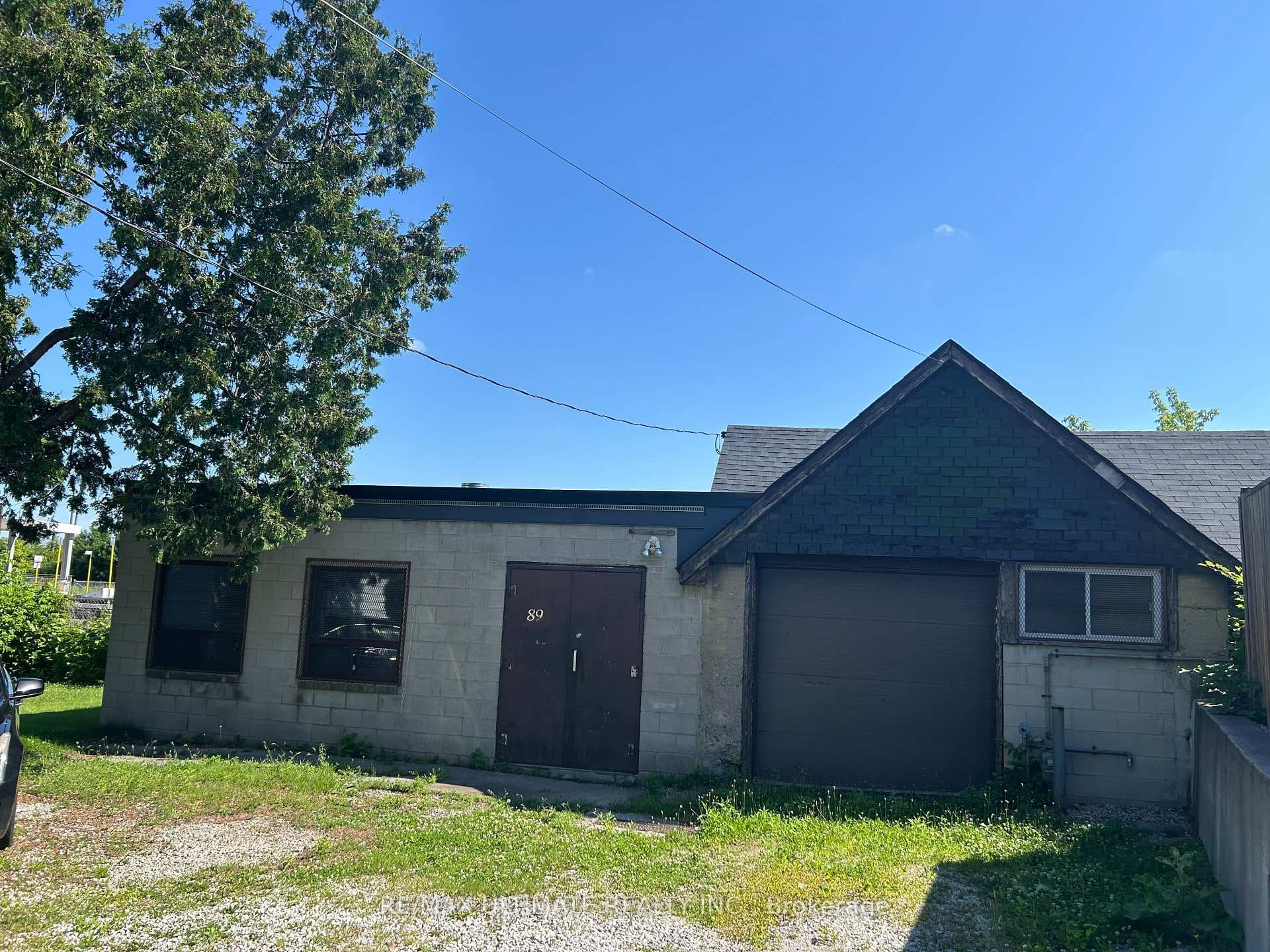 89 Brownville Avenue photo 6