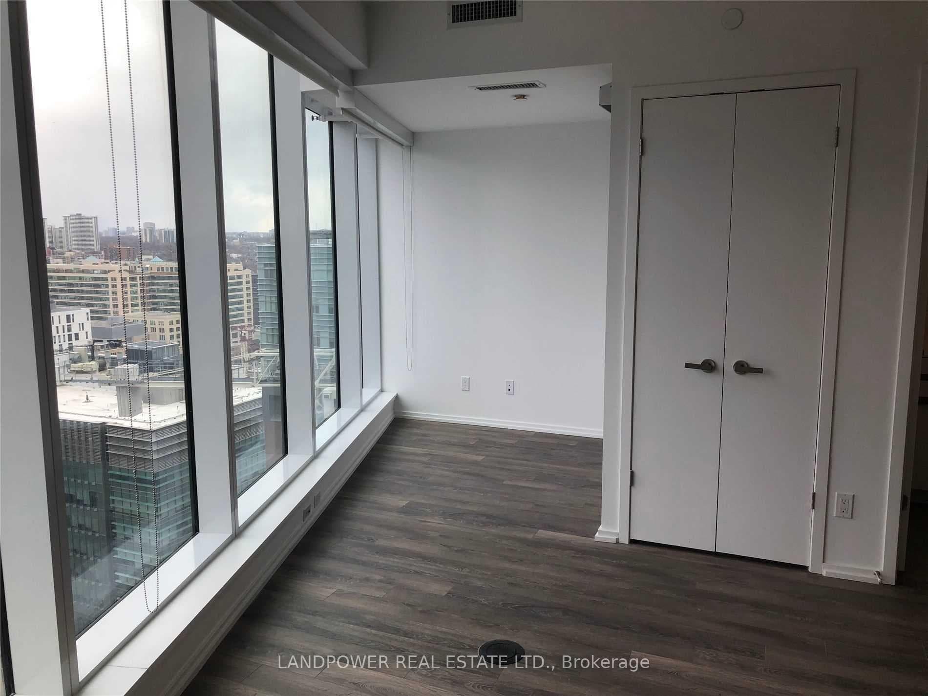 197 Yonge Street Unit 3513 photo 6