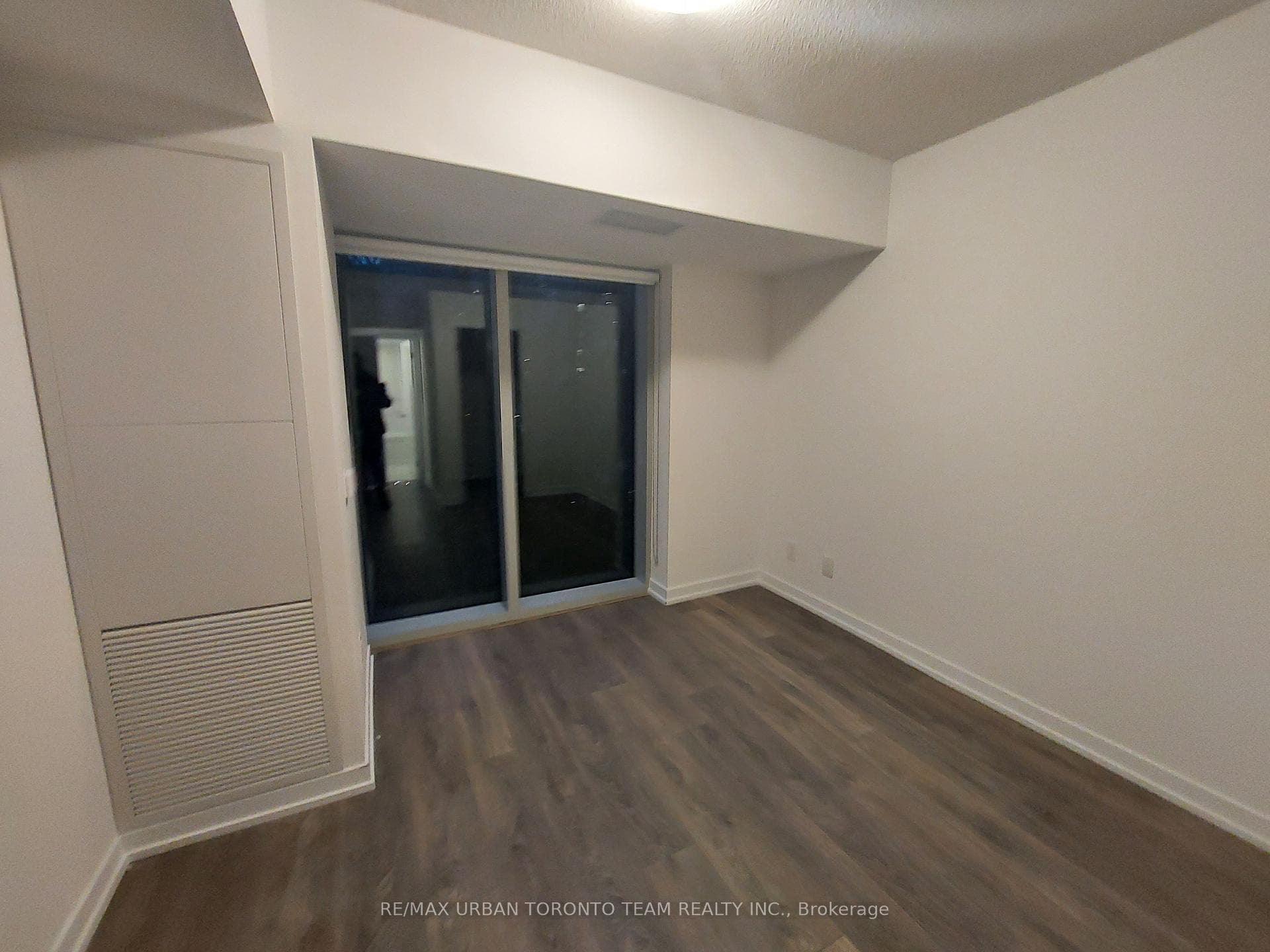 219 Dundas Street Unit 302 photo 28