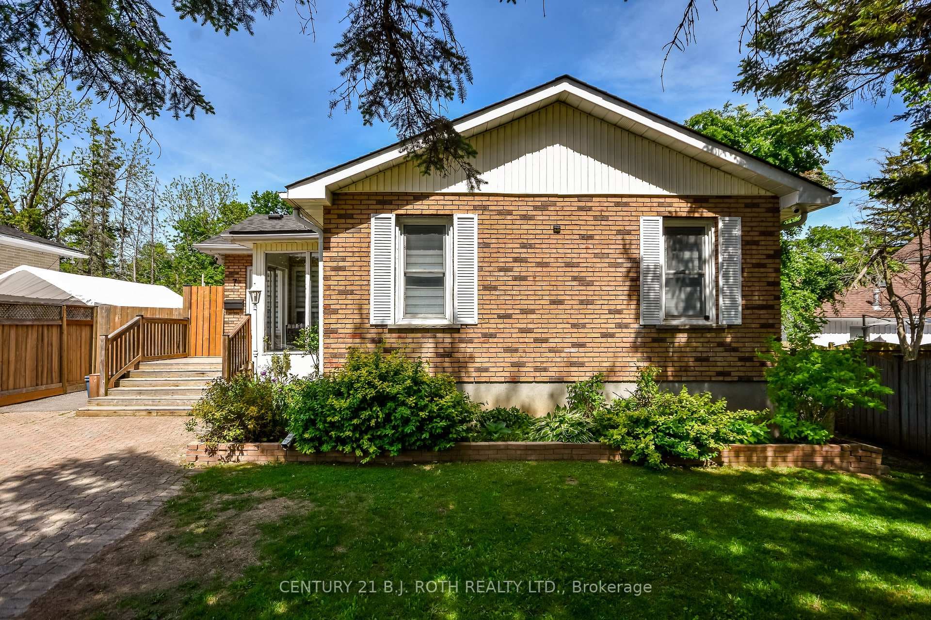 7 WESLEY Street photo 2