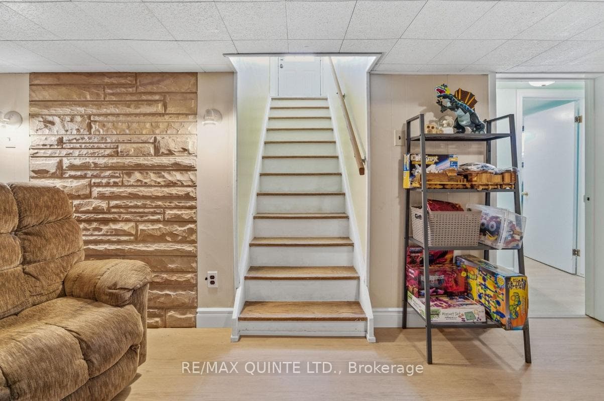 10 Dorthy Drive photo 32