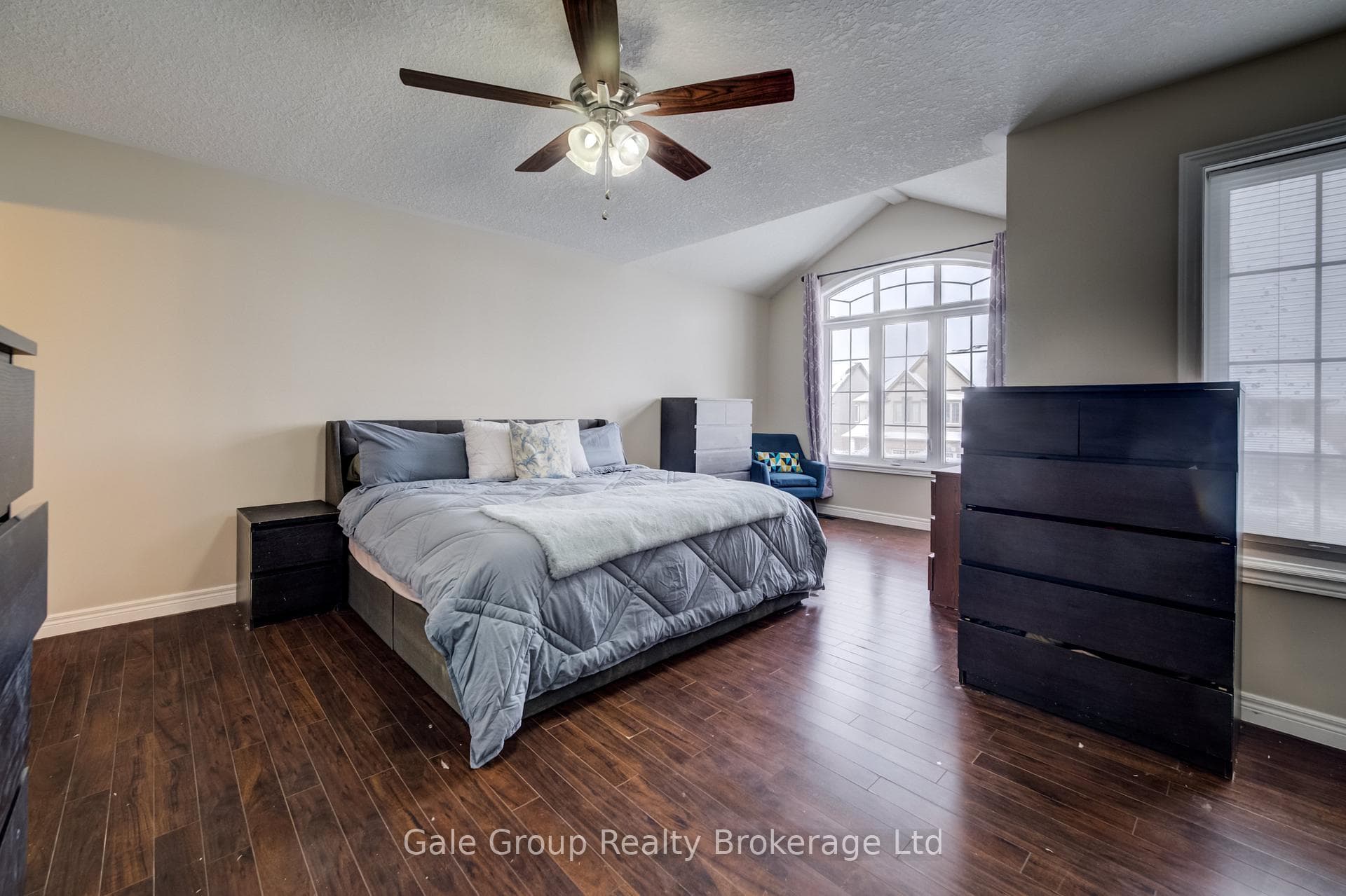 1444 DUNKIRK Avenue photo 18