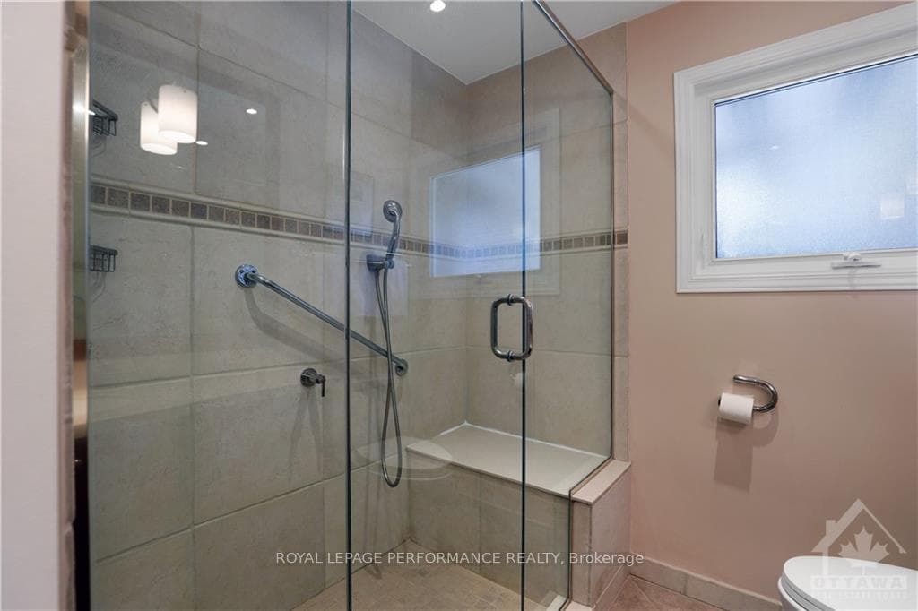 708 ELLEN Avenue photo 18