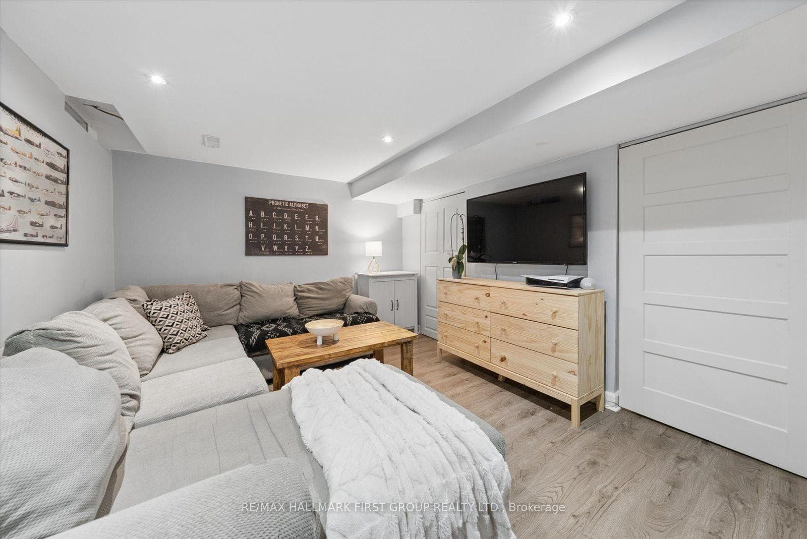19 Harrongate Place photo 36