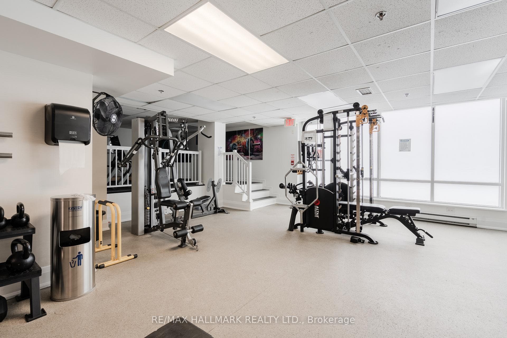 225 Wellesley Street Unit 406 photo 44