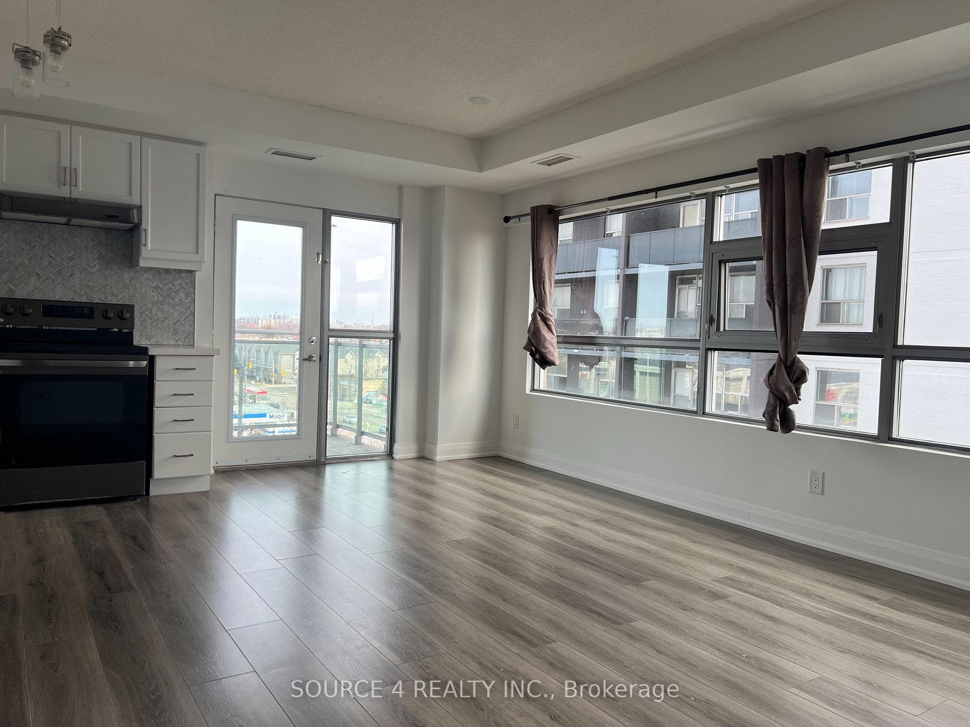 2464 Weston Road Unit 704 photo 4