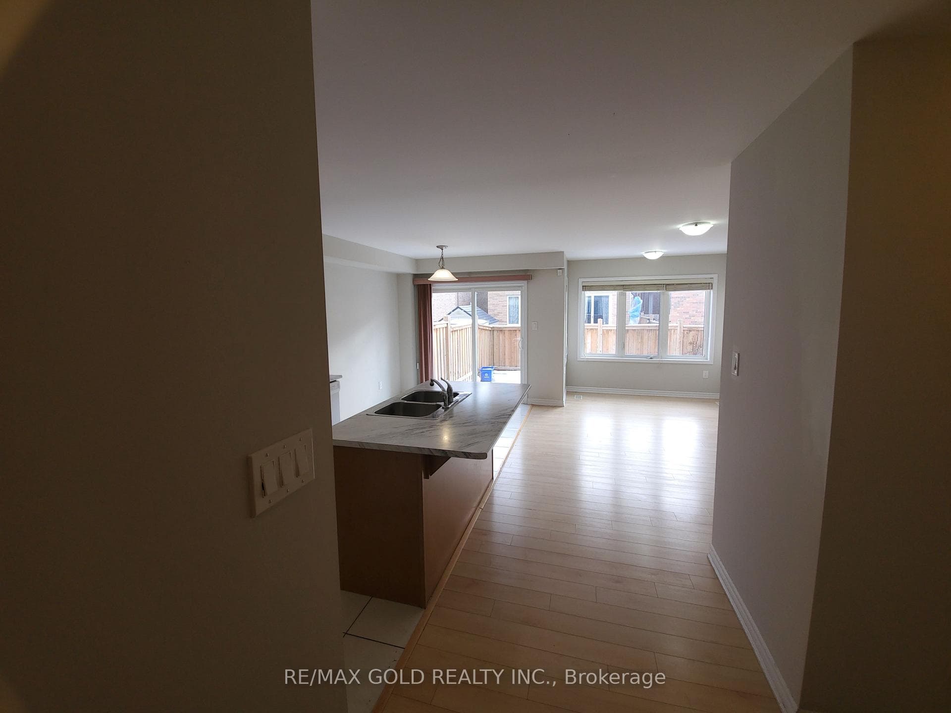 47 lothbury Drive photo 7