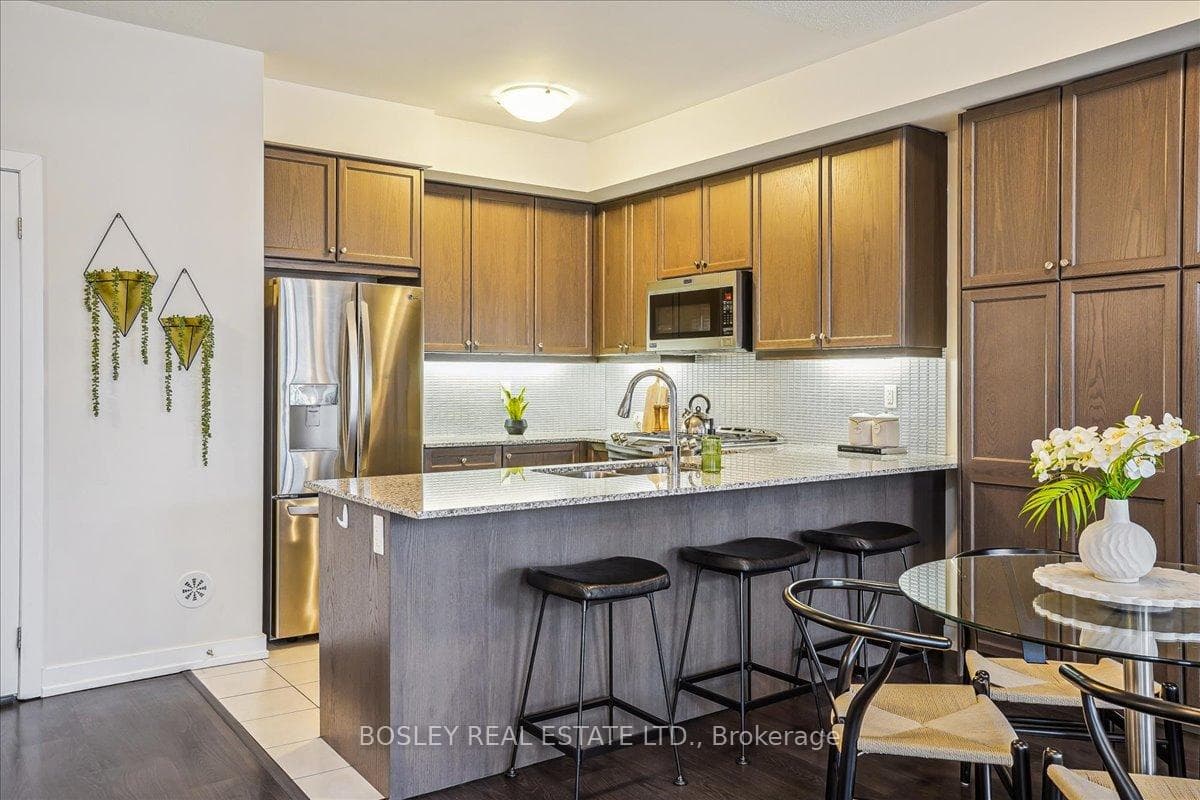 10 Drummond Street Unit 514 photo 11