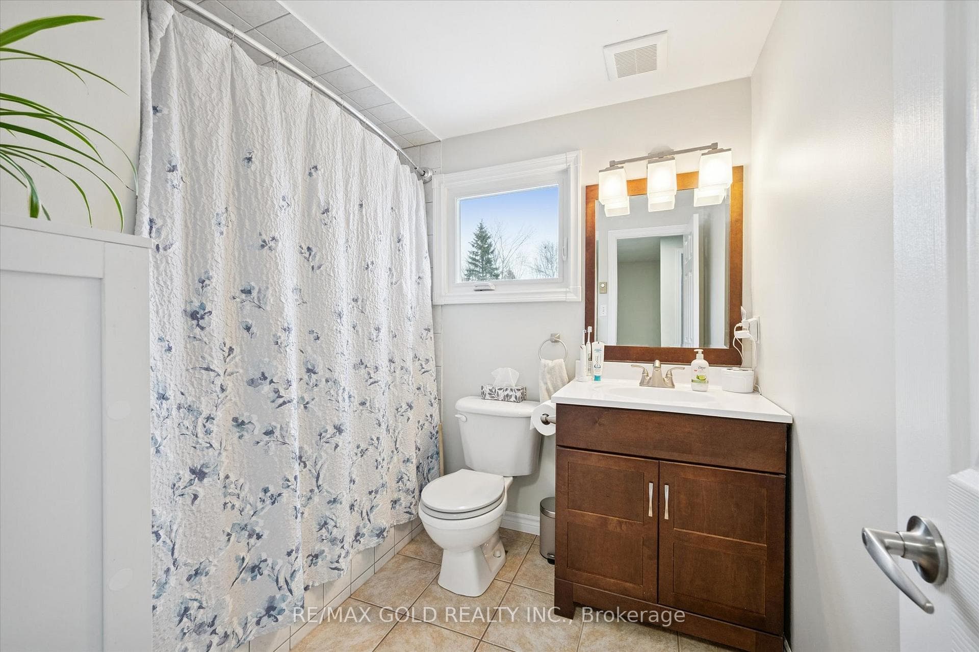 33 Chesterton Lane photo 22