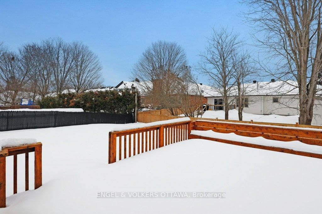 8 Mary Hill Crescent photo 39