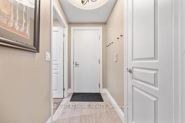 2083 Lake Shore Boulevard Unit 1108 photo 1