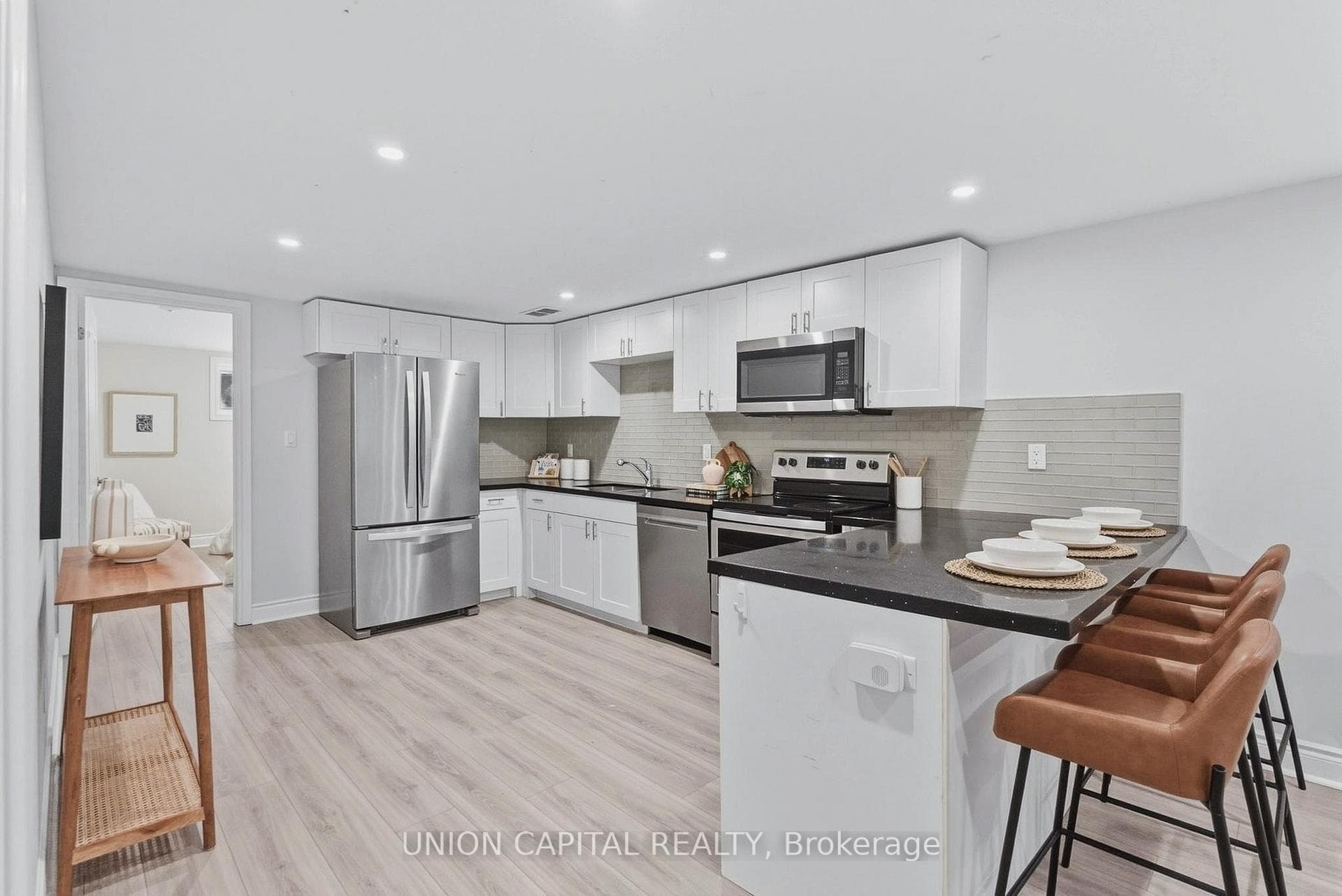 144 Clements Road photo 15