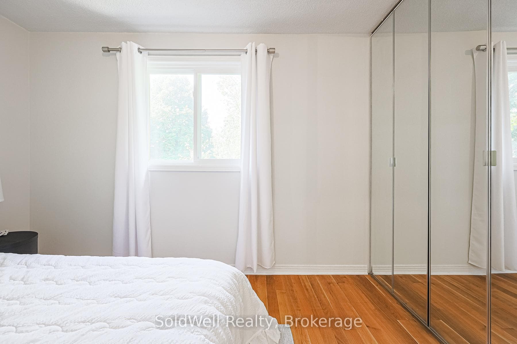 160 Charles Street photo 31