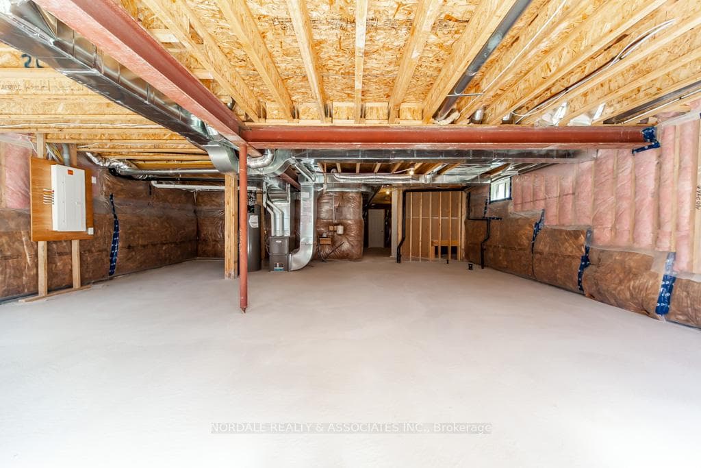1433 STOVELL Crescent photo 42