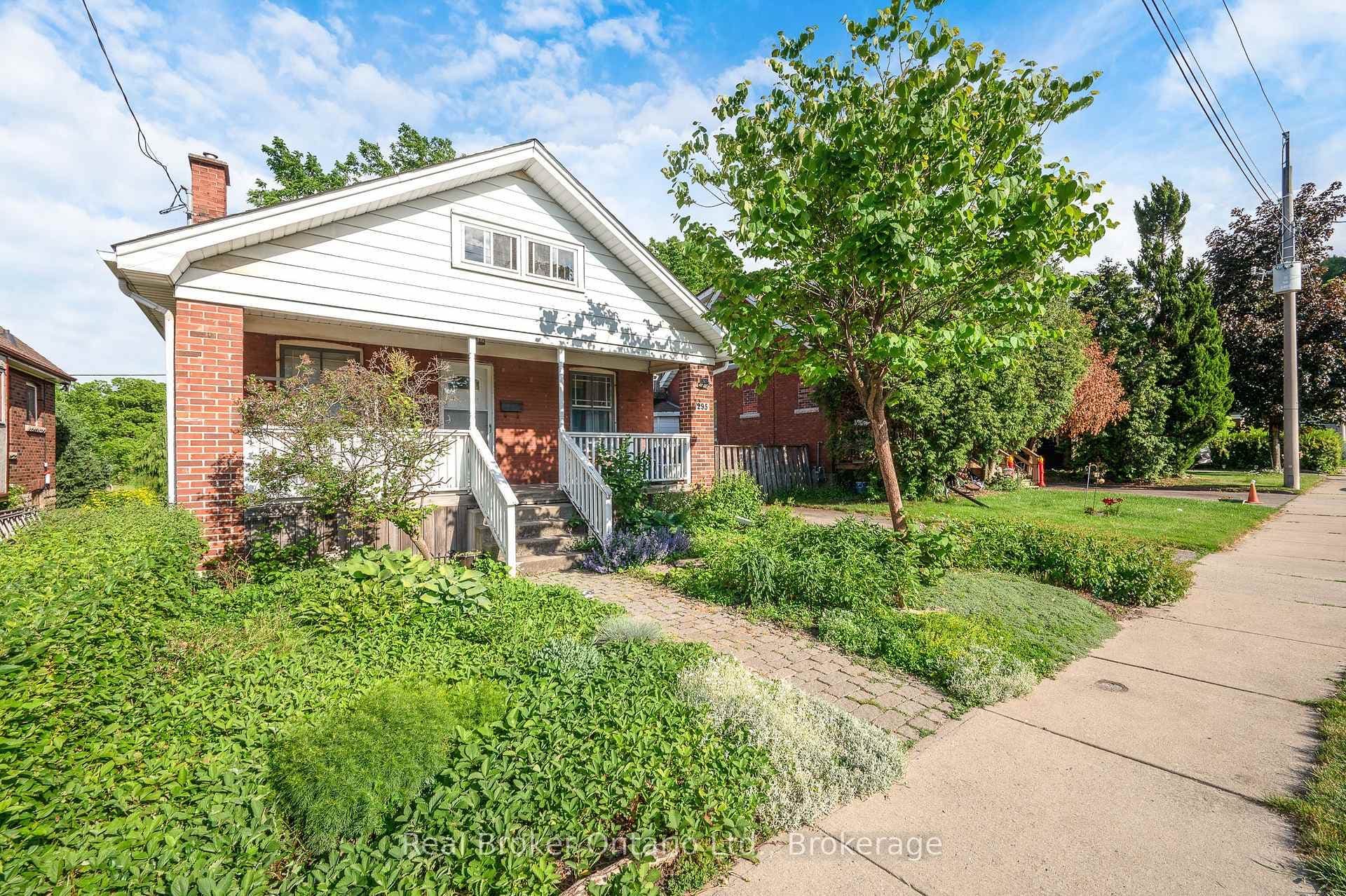 295 Keswick Court photo 3