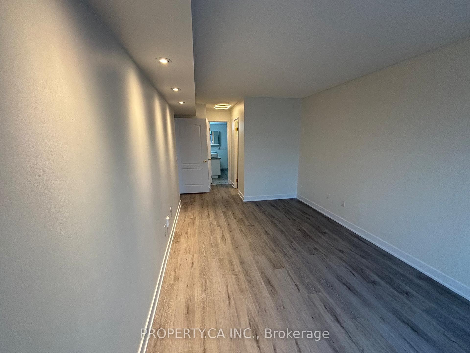 135 Pond Drive Unit 1106 photo 7