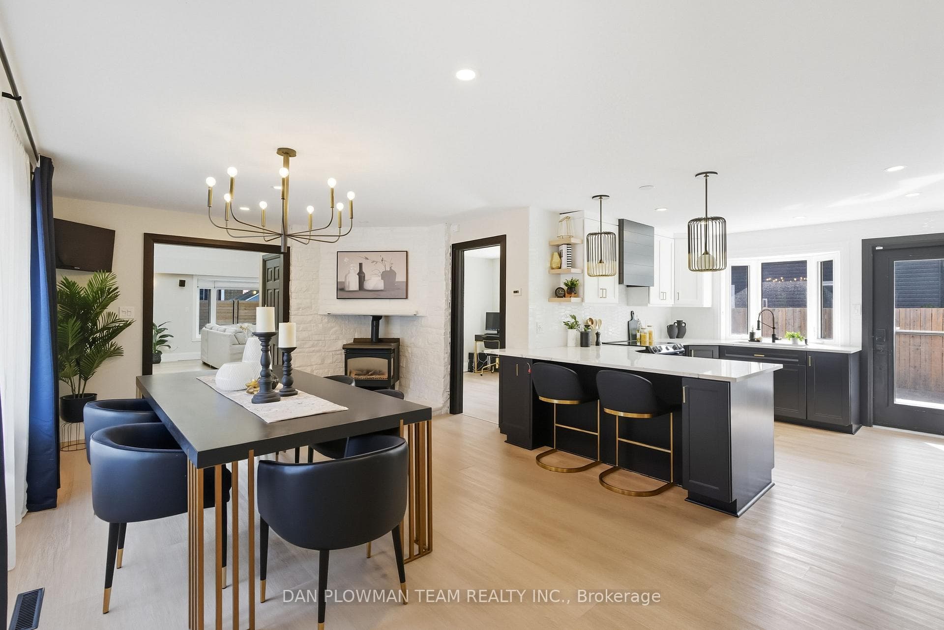 1007 Dunlop Street photo 18