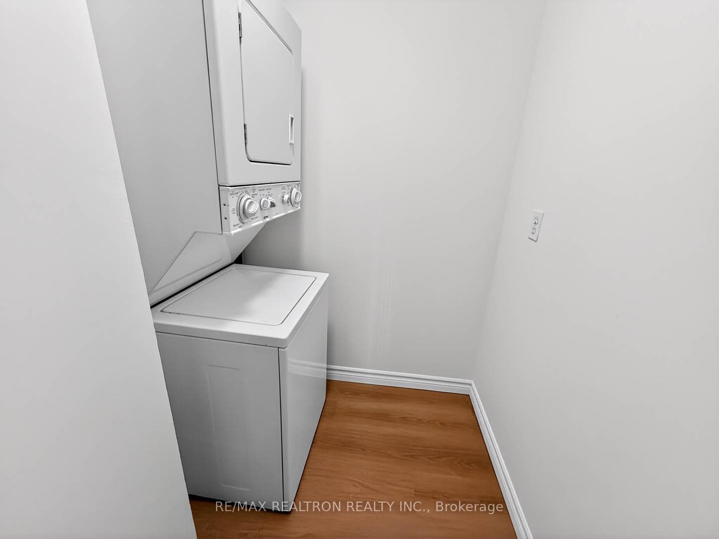 1131 Steeles Avenue Unit 302 photo 31
