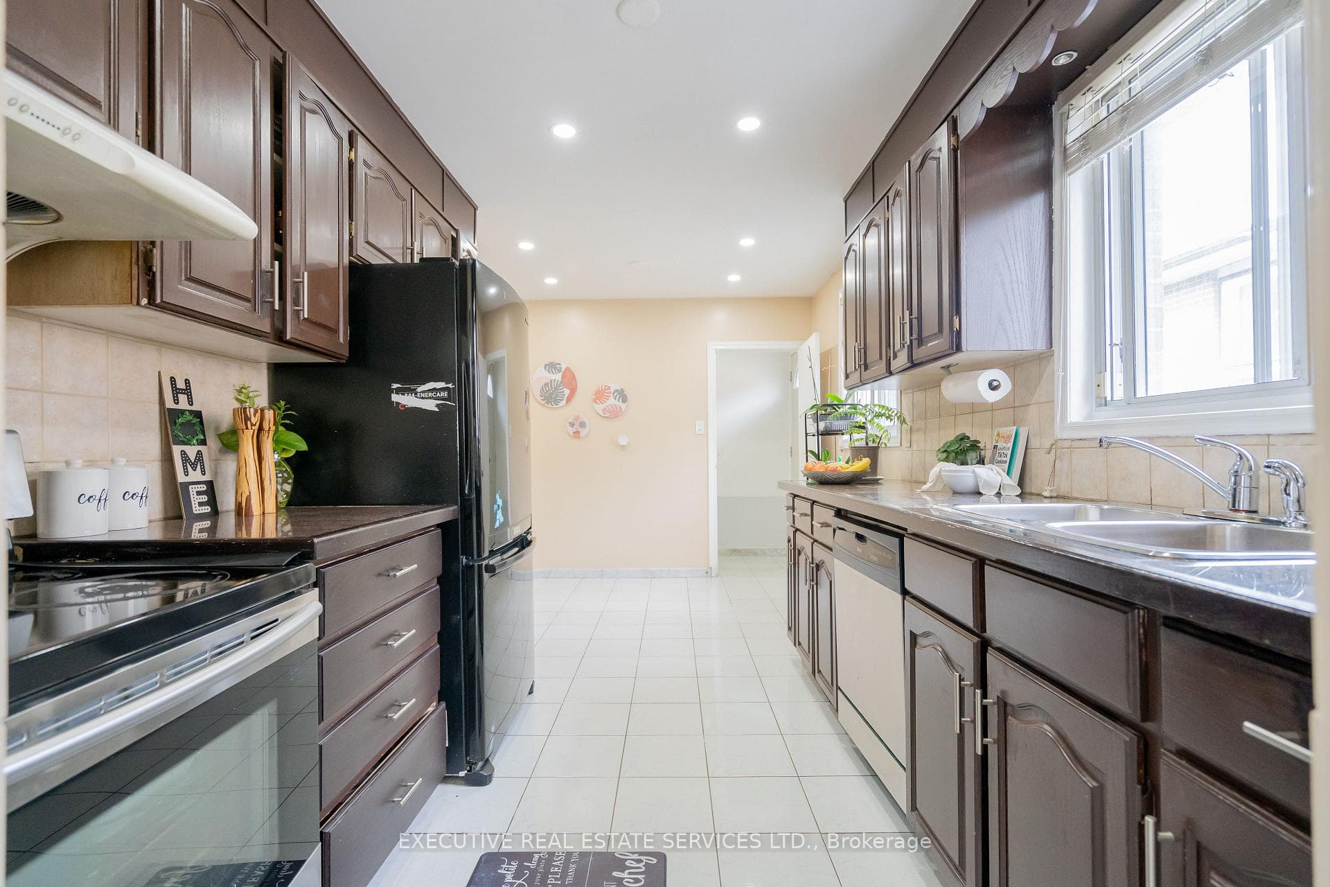 5 Goldsboro Road photo 13