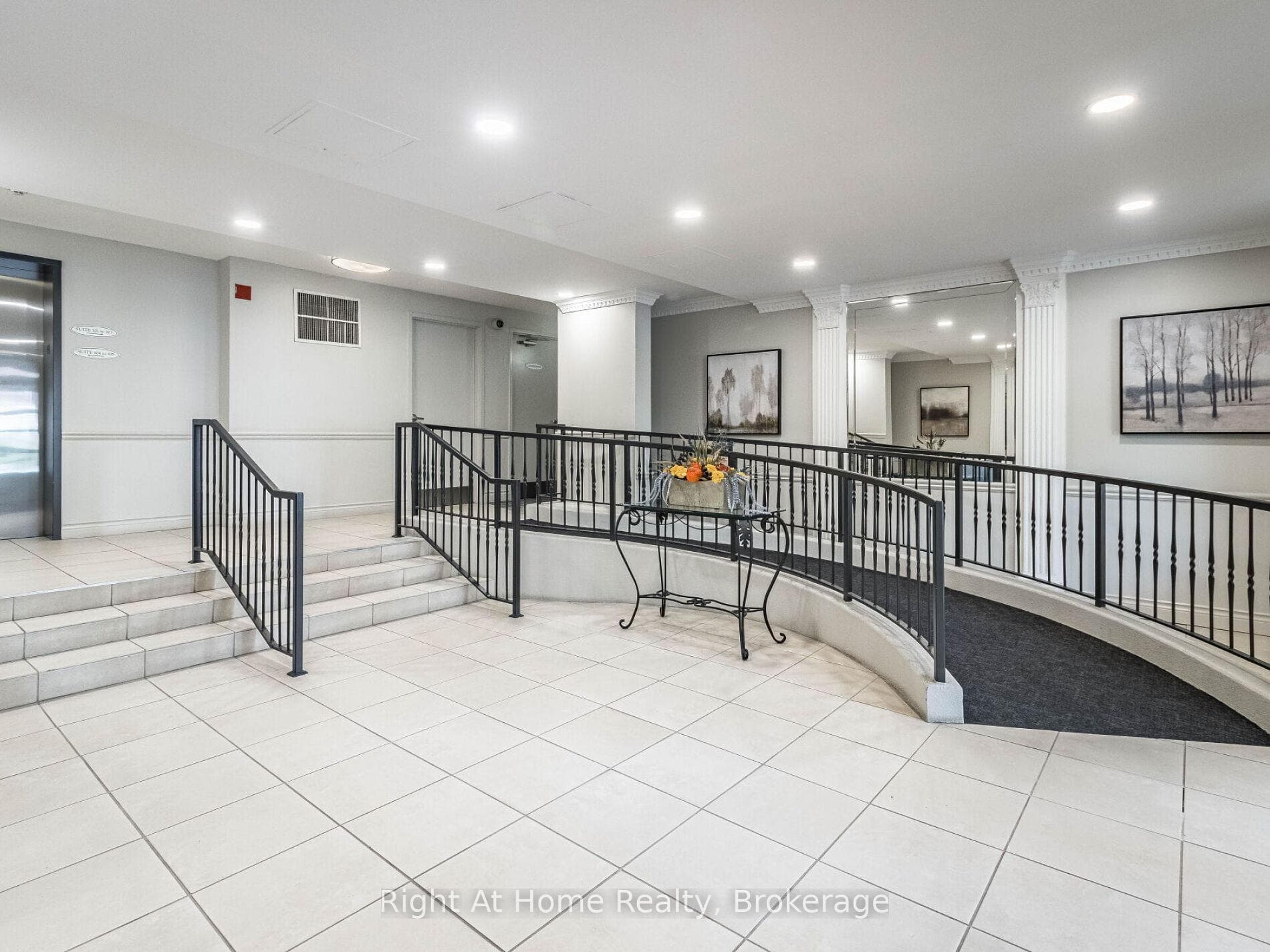 2301 Parkhaven Boulevard Unit 209 photo 4