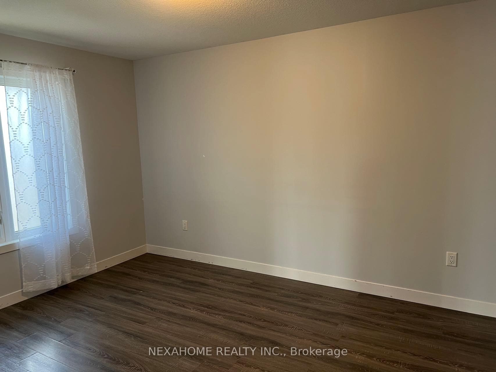 953 Manhattan Way photo 15