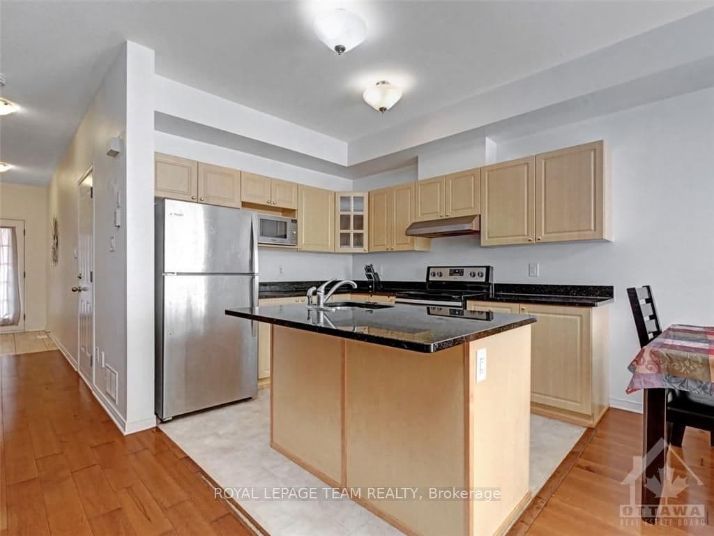 116 CAMDEN photo 12