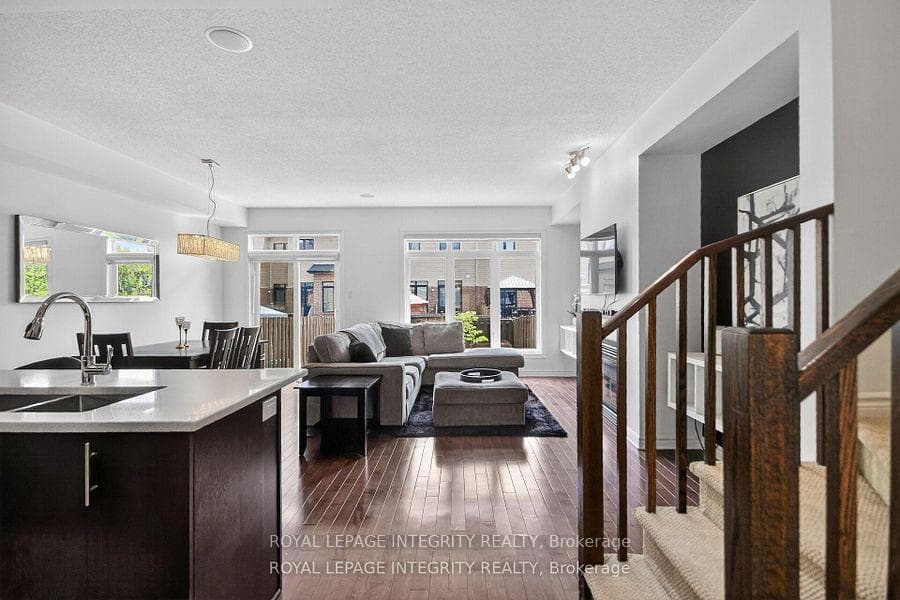 345 Cooks Mill Crescent photo 8