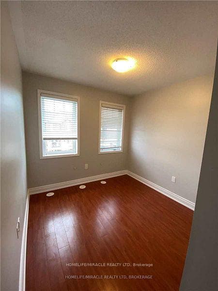 282 Wetenhall Landing photo 7