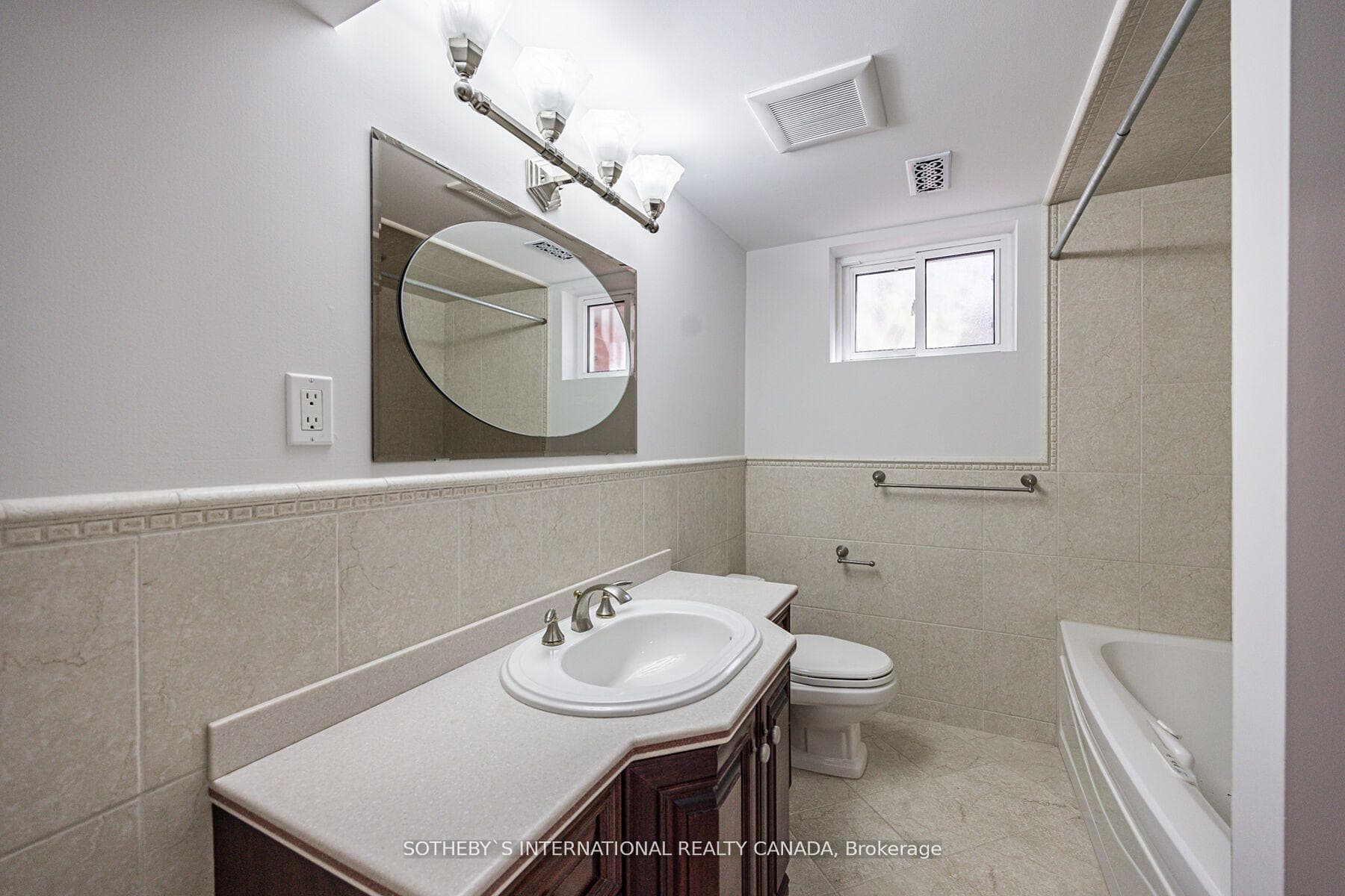 942 Fletcher Valley Crescent Unit Bsmnt photo 20