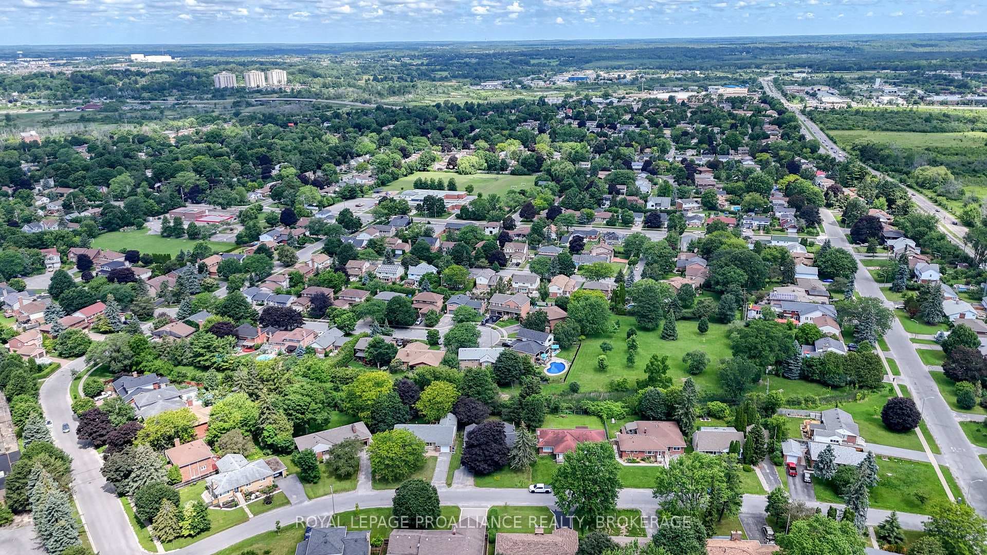 27 Elizabeth Avenue photo 42