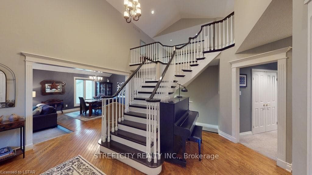 107 Carriage Hill Drive photo 2