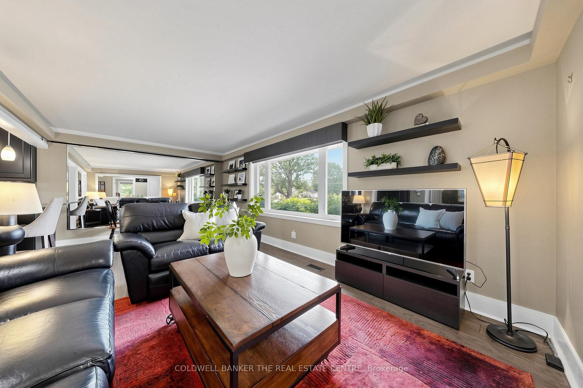 35 Parkside Drive photo 4