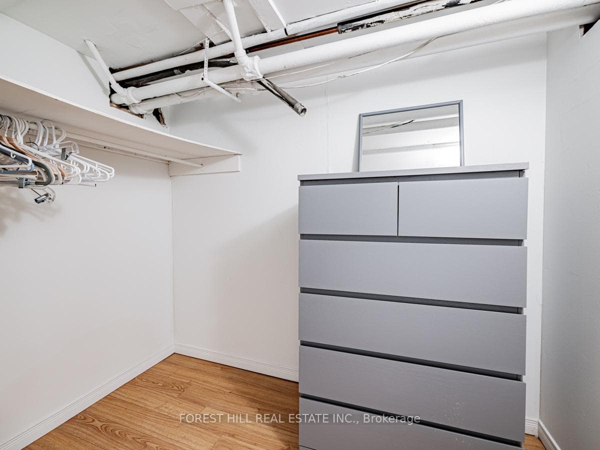 29 Scarboro Beach Boulevard Unit Lower photo 17