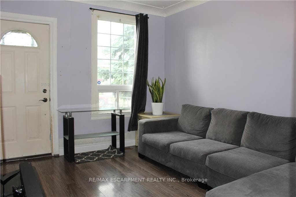 73 NORMAN Street photo 4