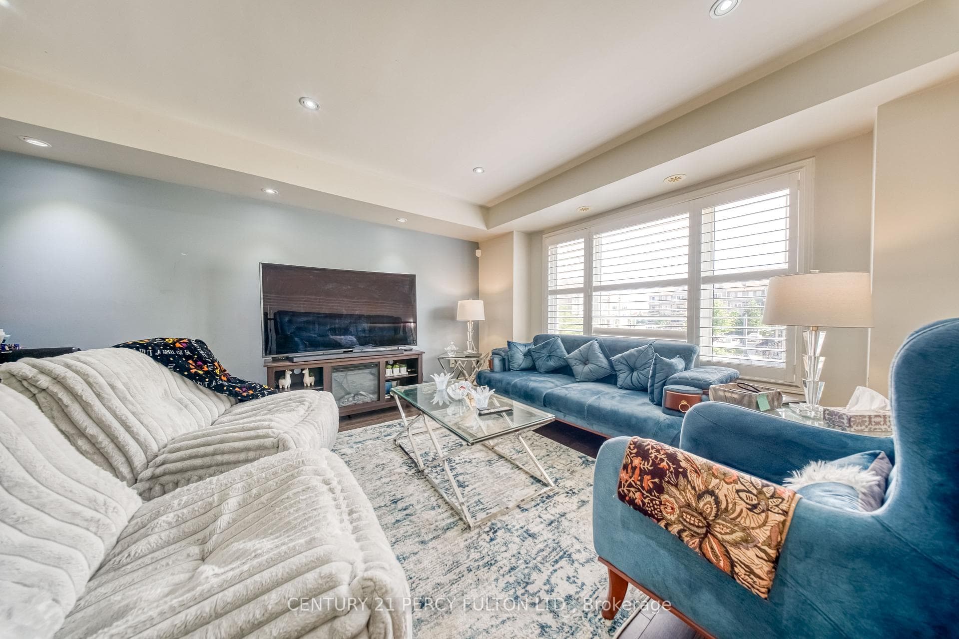 3050 Erin Centre Boulevard Unit 67 photo 4