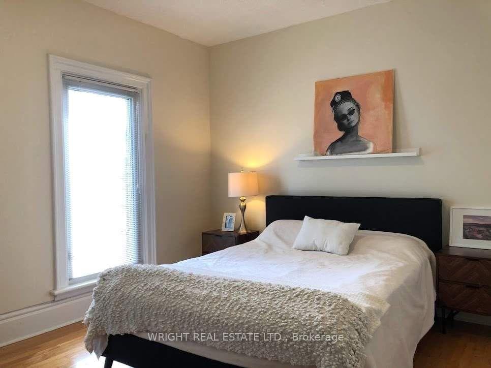 276 Robert Street photo 16