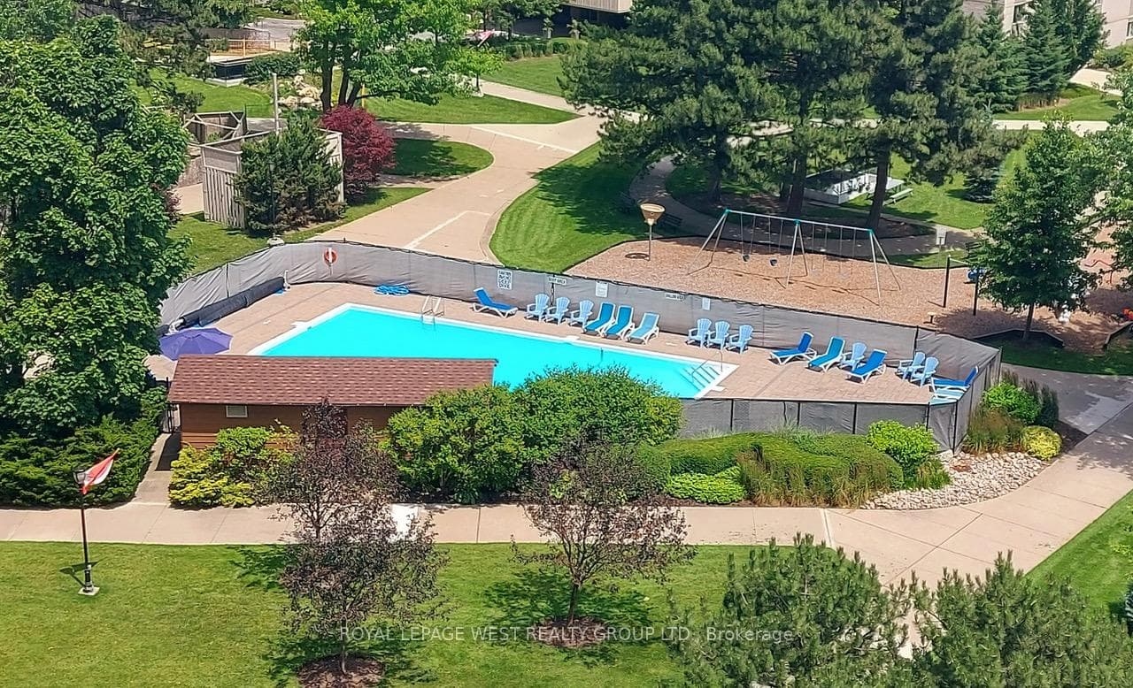 812 Burnhamthorpe Road Unit 1408 photo 4