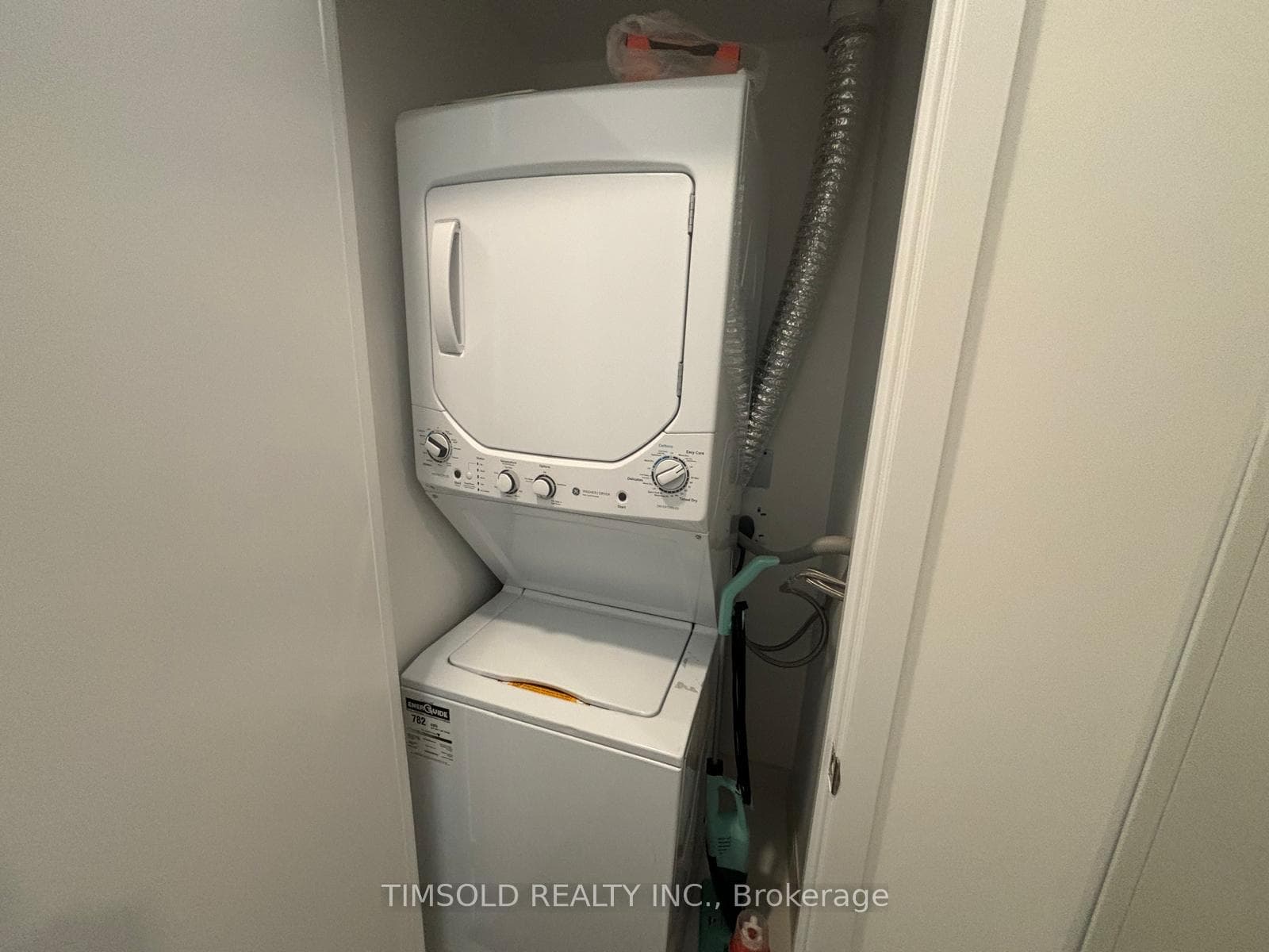 20 Edward Street Unit 1621 photo 8