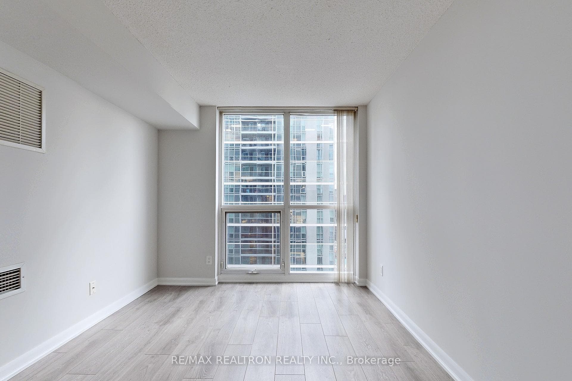 4978 Yonge Street Unit 2711 photo 15