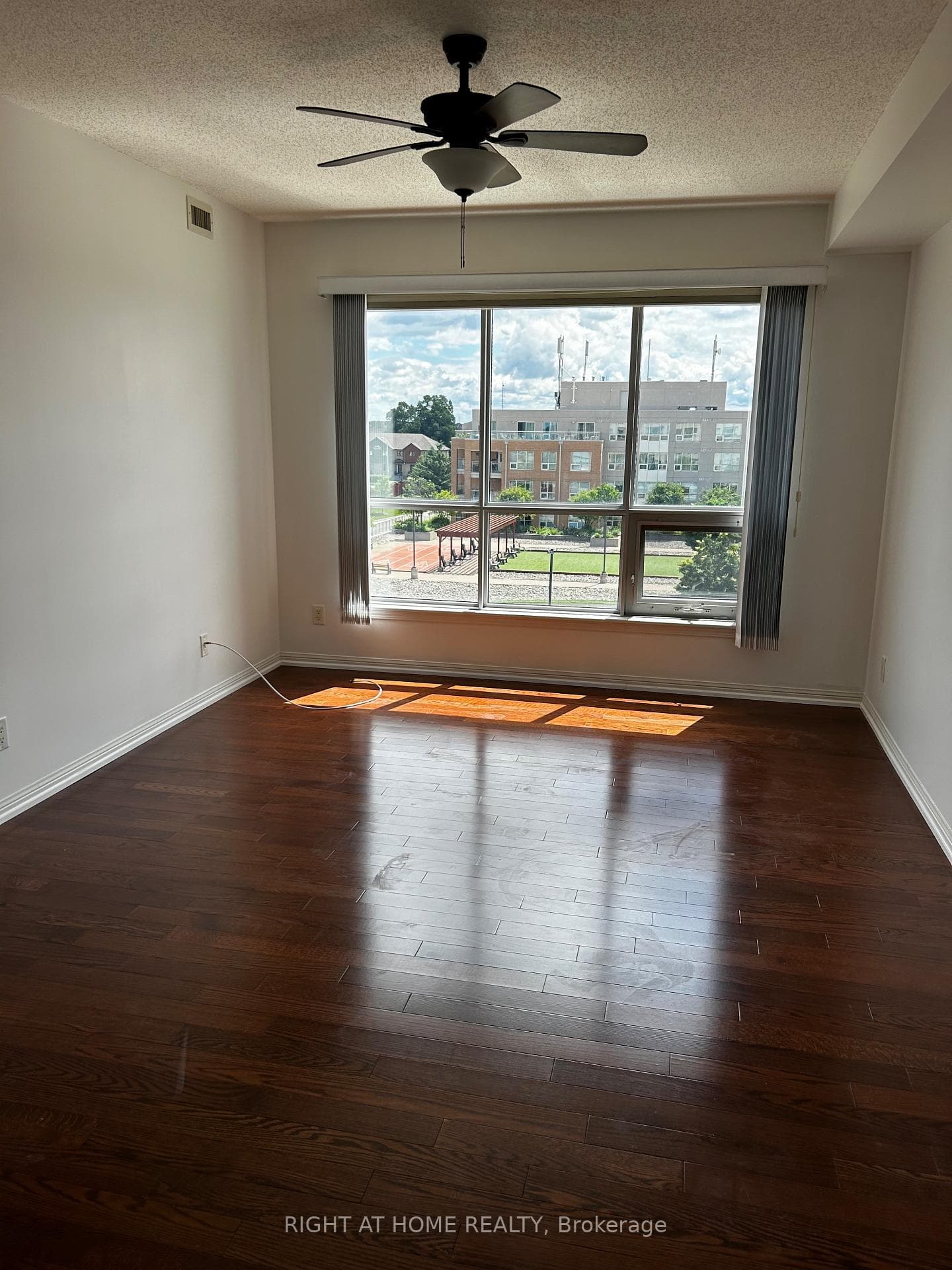 90 Dean Avenue Unit 514 photo 31