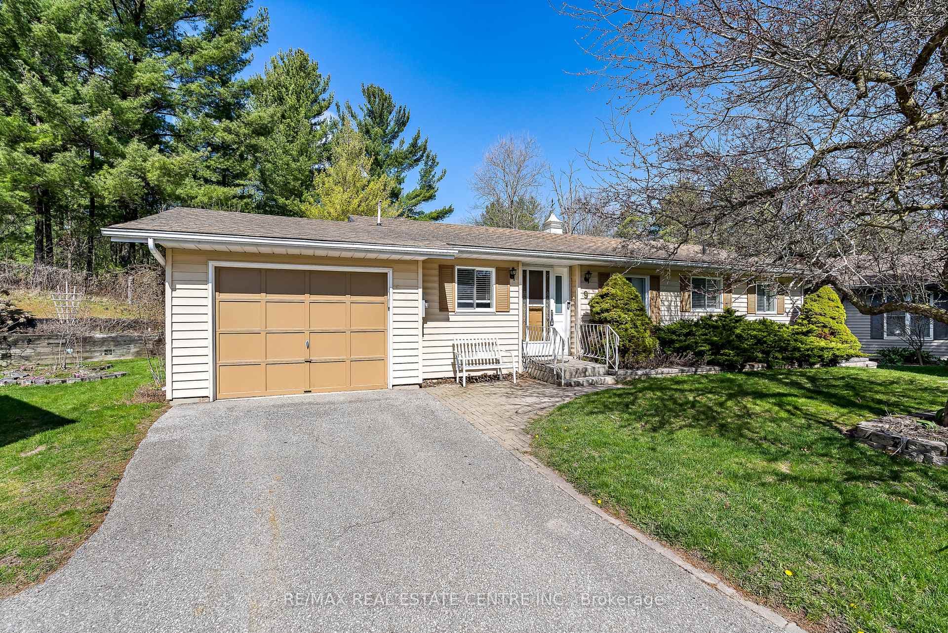 9 Balsam Court photo 3