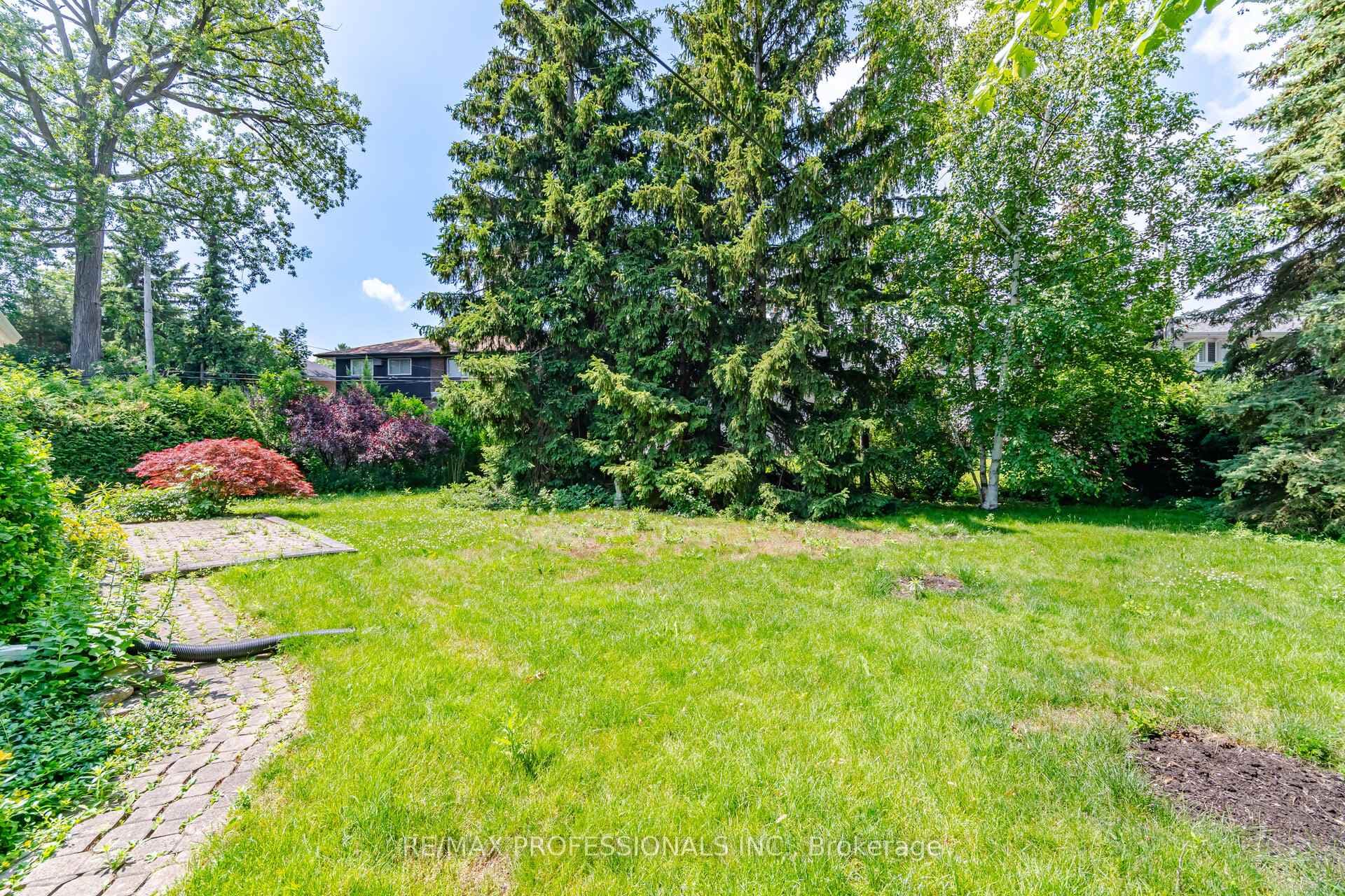 30 Grasspoint Crescent photo 27