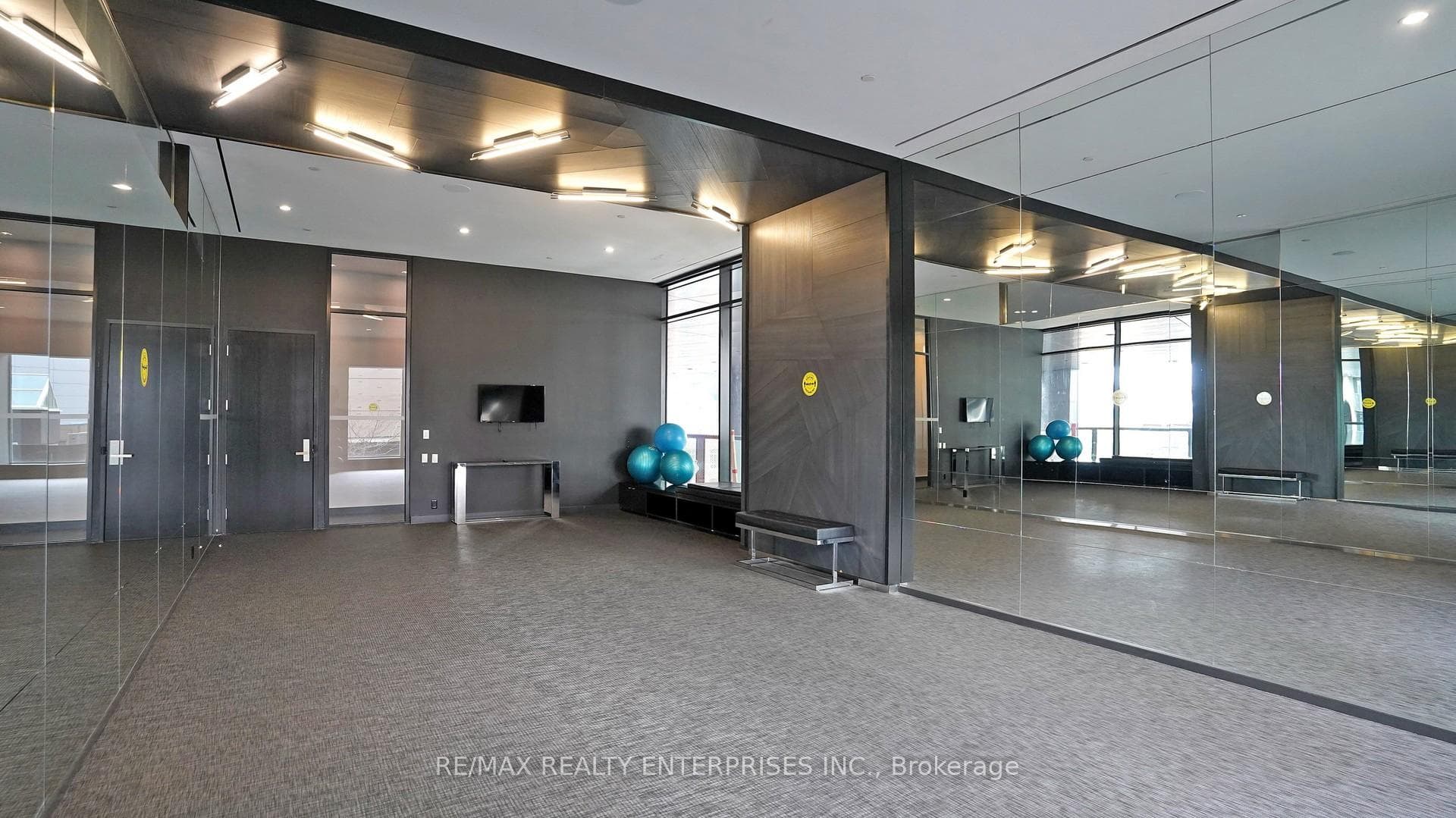 125 Peter Street Unit 1301 photo 20