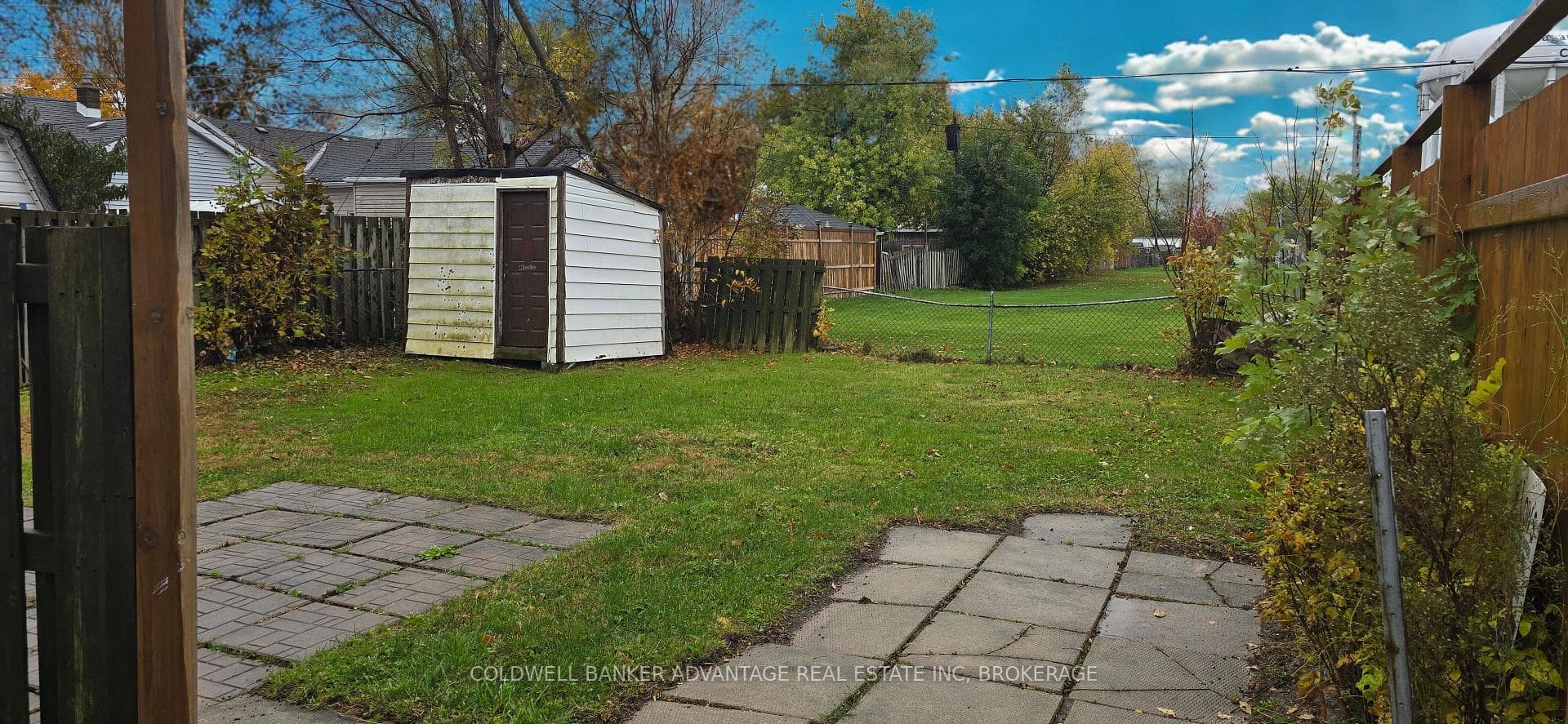 321 Dieppe Street photo 9