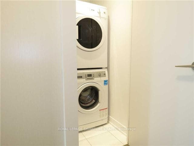 87 Peter Street Unit 2016 photo 8