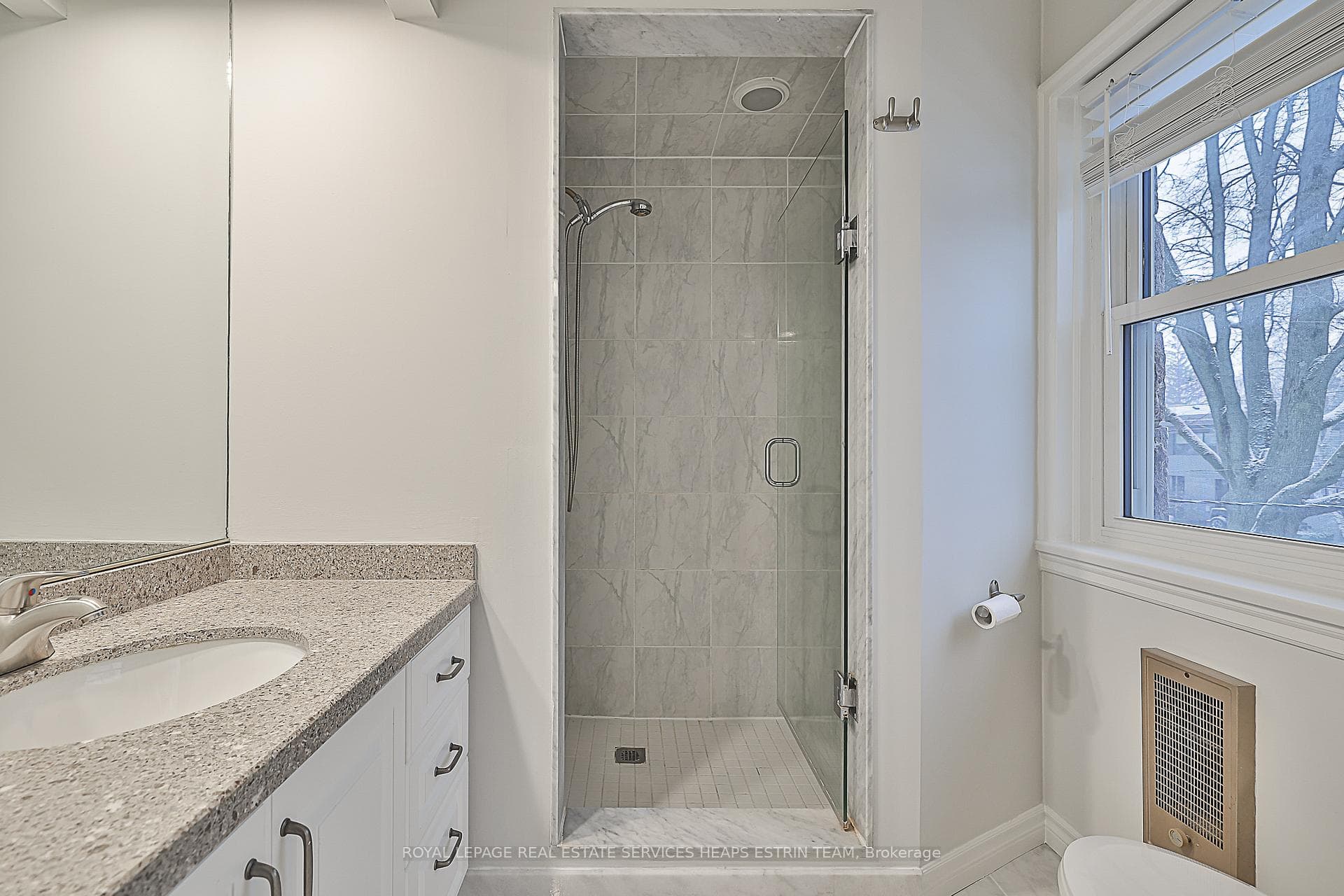 27 Southlea Avenue photo 22