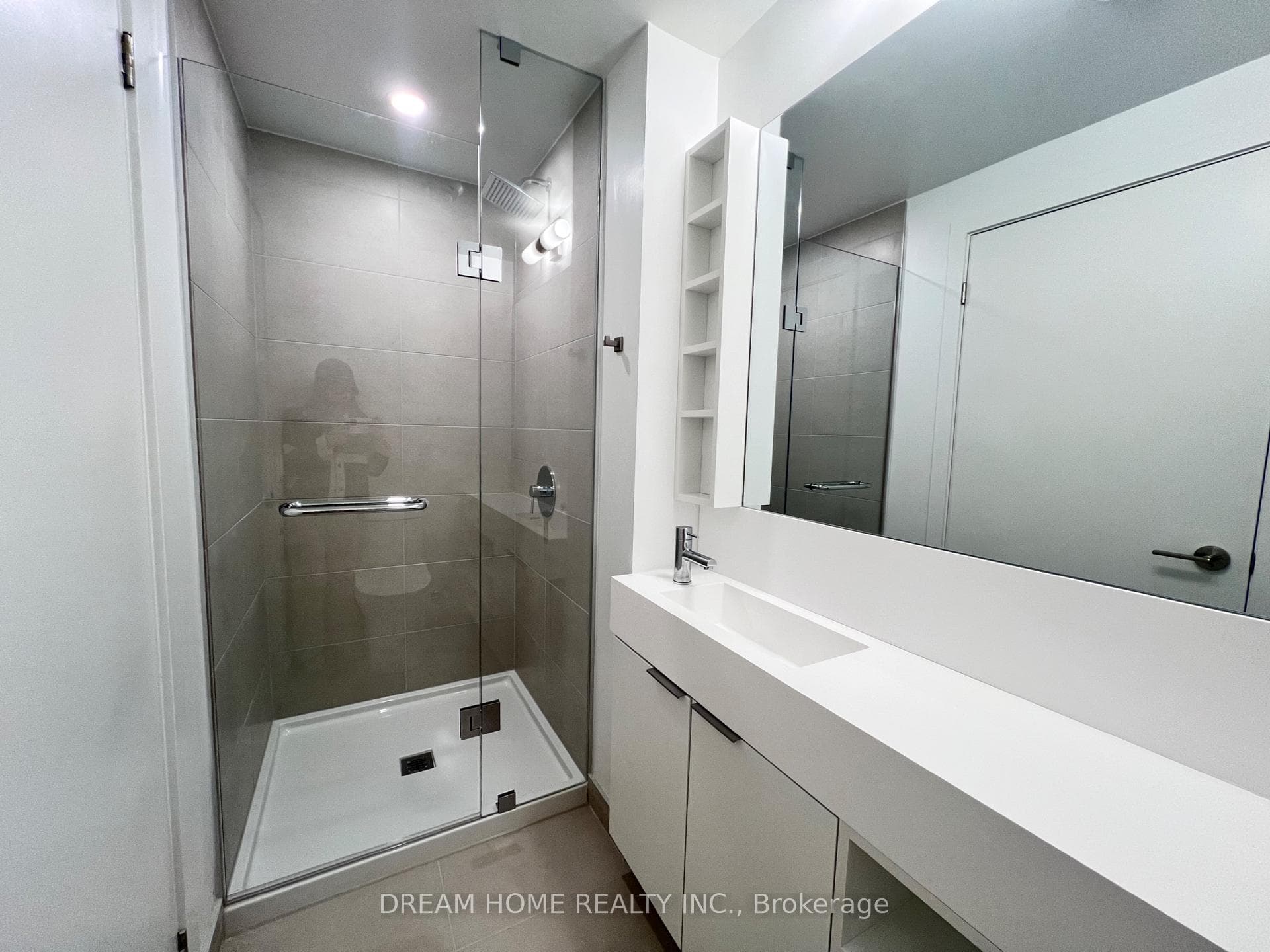 8 Wellesley Street Unit 3811 photo 9