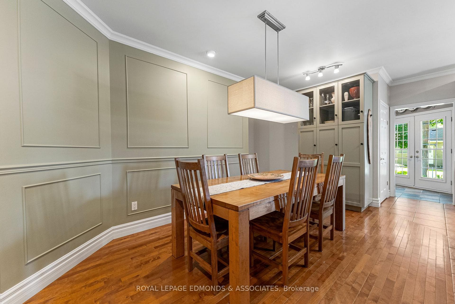 619 Cecelia Street photo 10